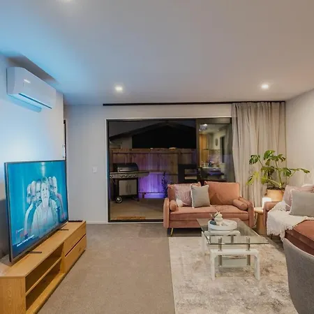 An Absolute Stunna Villa